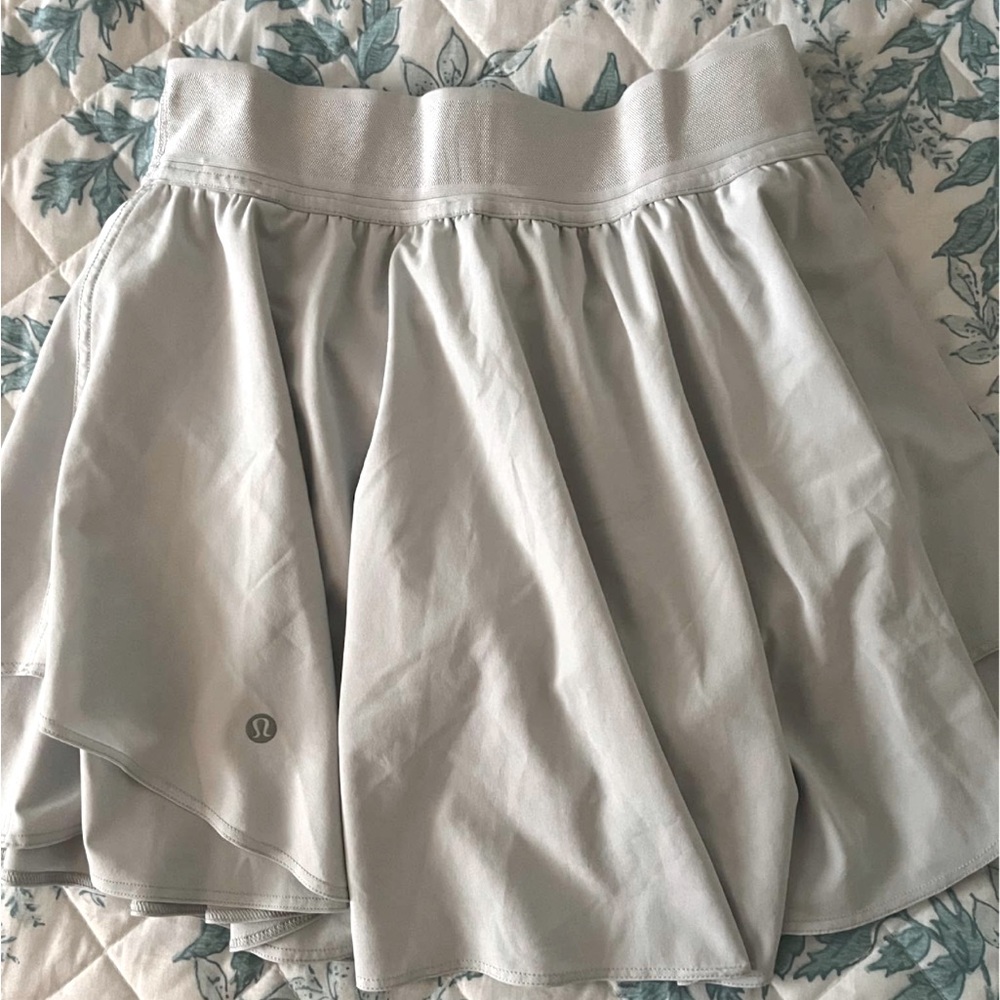 Lululemon skort skirt shorts size 4